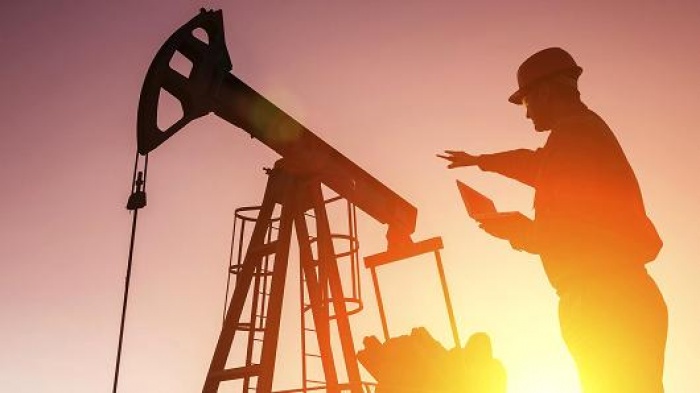 Giá dầu tăng lần đầu tiên từ đầu tuần khi tâm lý các nhà đầu tư được cải thiện trên khắp các thị trường. Kết thúc phiên giao dịch, giá WTI tăng 1.38% lên 69.09 USD/thùng, giá Brent tăng 1.29% lên 71.29 USD/thùng.